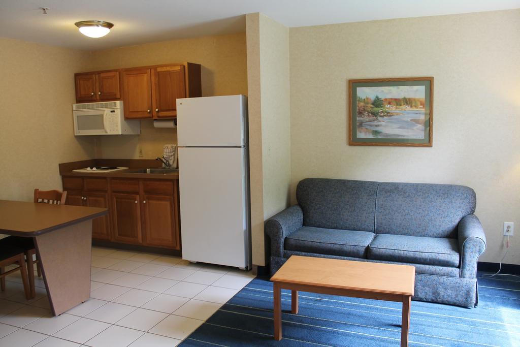 Days Inn & Suites By Wyndham Bridgeport - Clarksburg Habitación foto